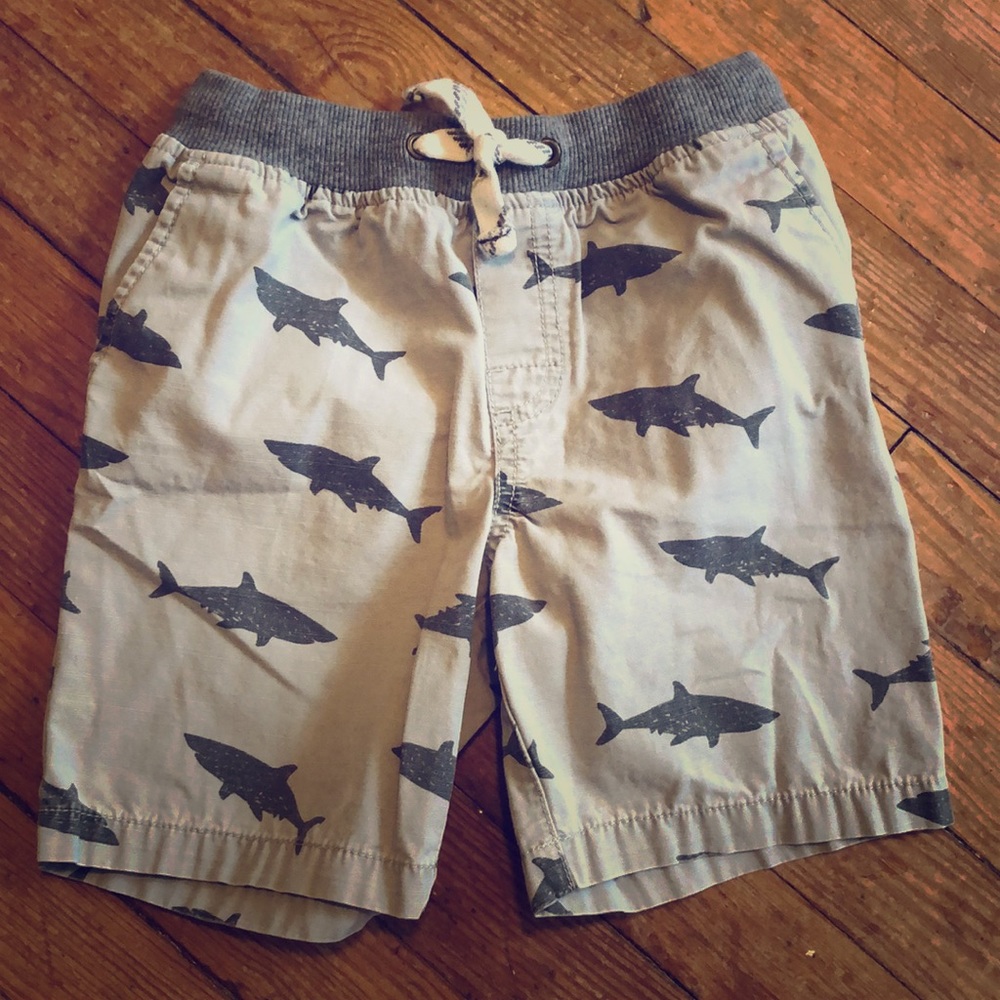 Shark shorts! Sz 4T